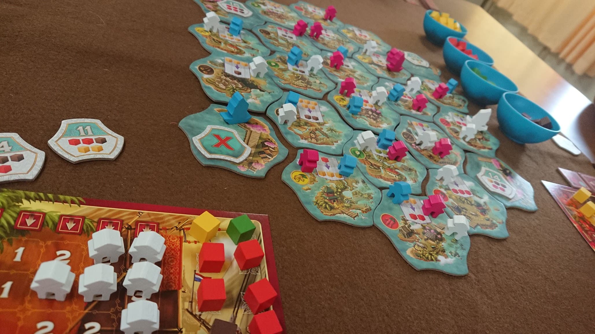 /contents/blog/2021-01-23-played-board-games/century-eastern.jpg