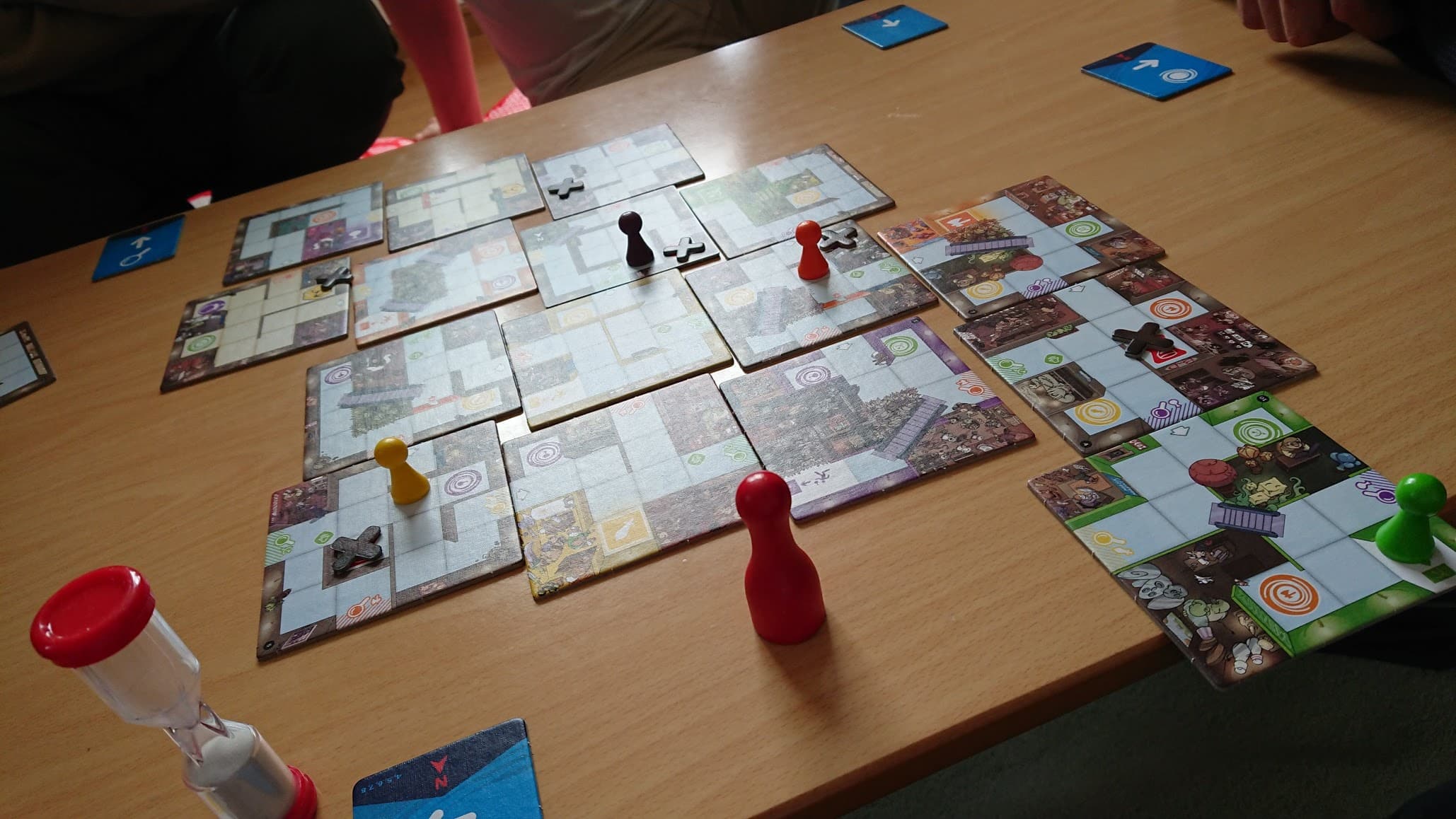 /contents/blog/2021-01-23-played-board-games/magic-maze.jpg